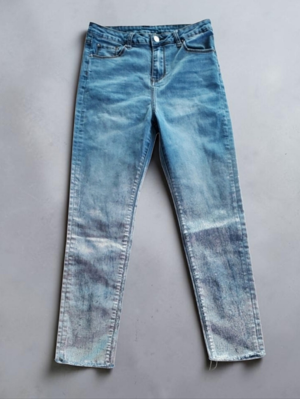 Gianni Bini Blue/Silver Crop Jeans. Size XS.